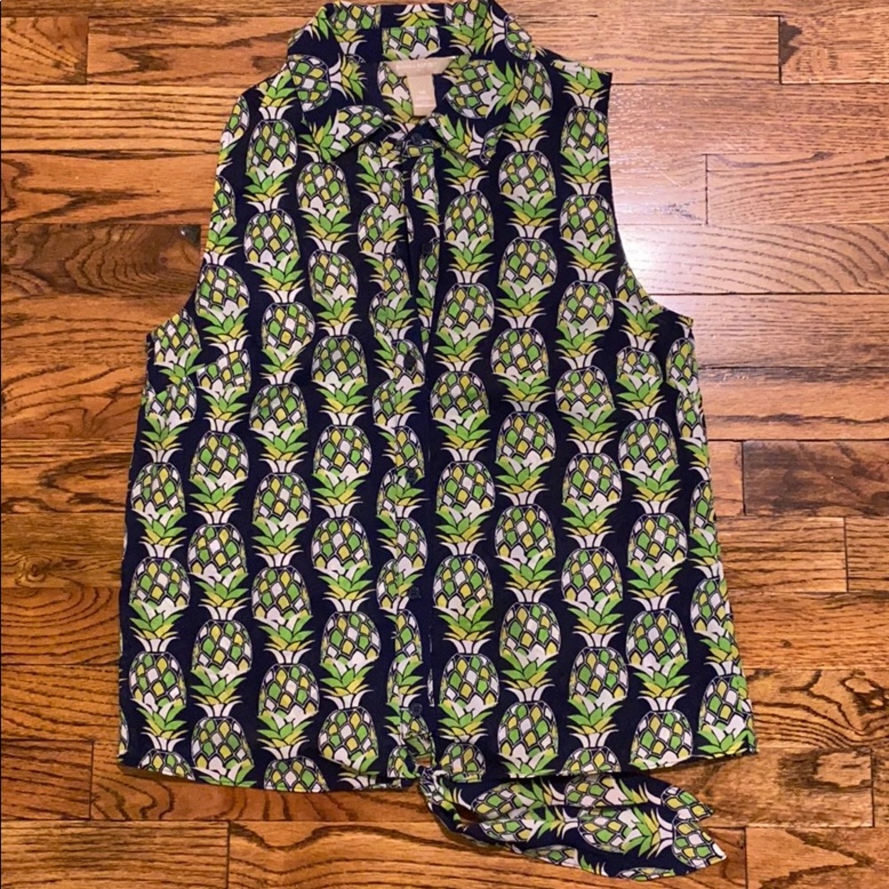 Pineapple print top!